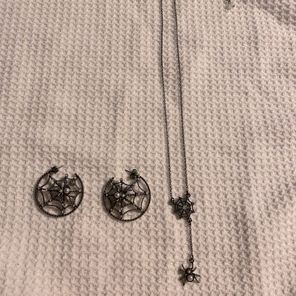 Spider necklace and earring set